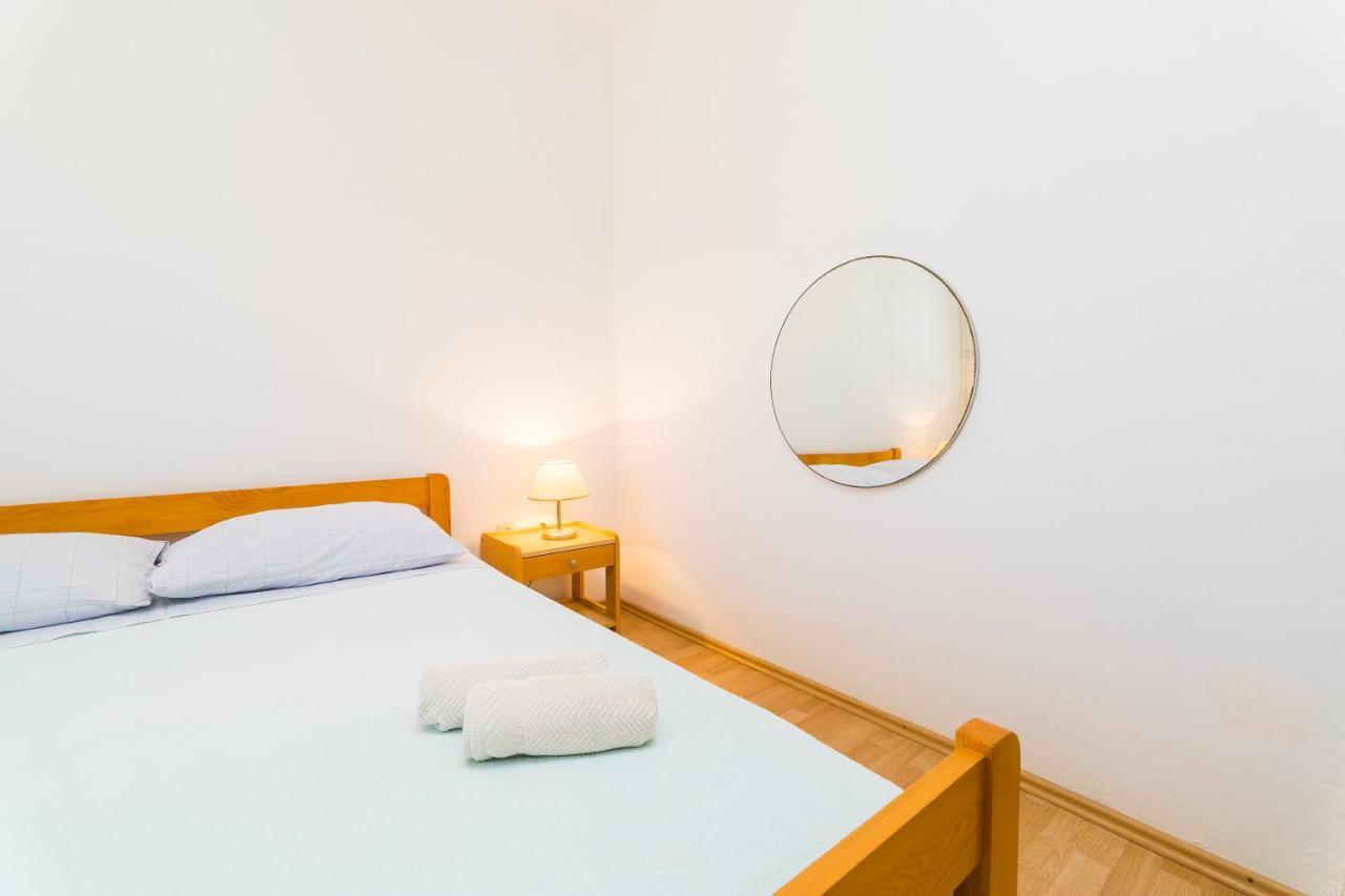 Apartment Kneze Račišće Екстериор снимка