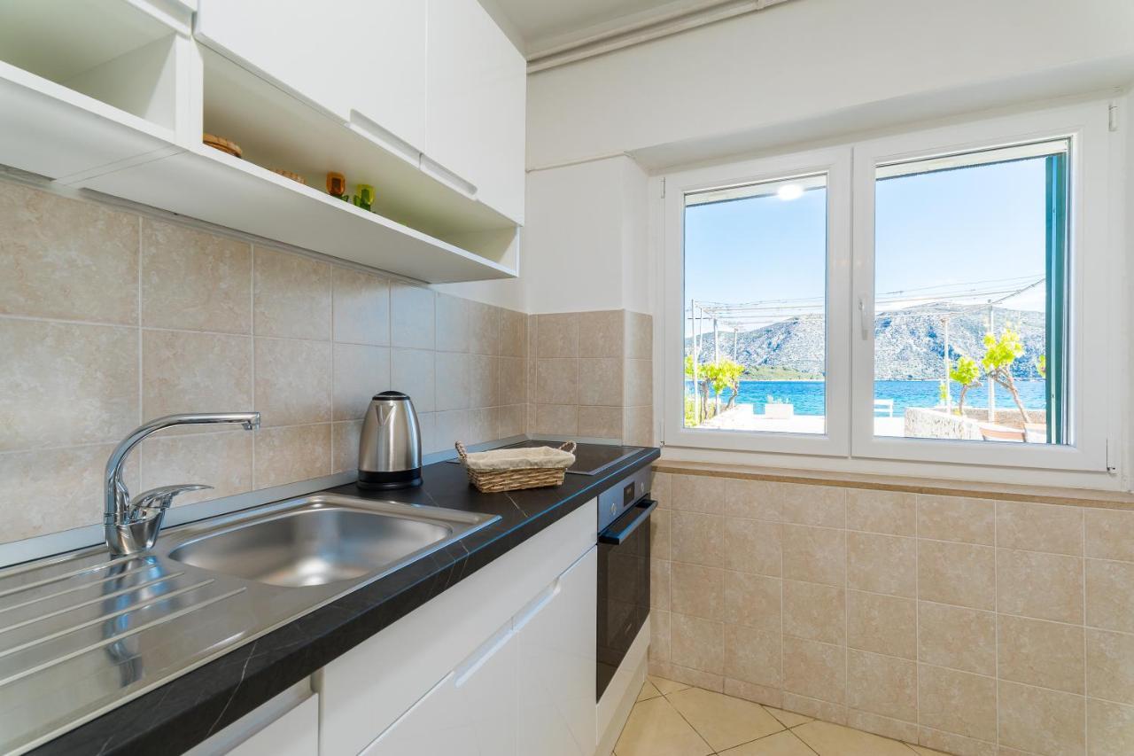 Apartment Kneze Račišće Екстериор снимка