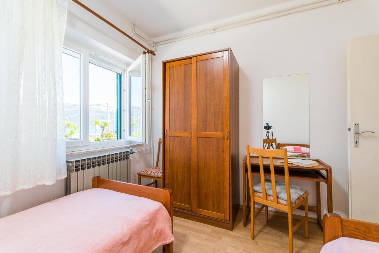 Apartment Kneze Račišće Екстериор снимка